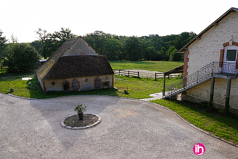 Location de meublé : LORRIS T2 tout équipé avec clim, SPA et salle de muscu