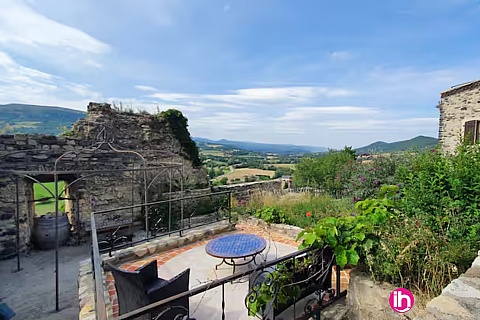 Location pour salarié en déplacement de meublé : CRUAS : STUDIO 40m2 atypique, 1 chbre, 1 pers, terrasse / ST VINCENT DE BARRES