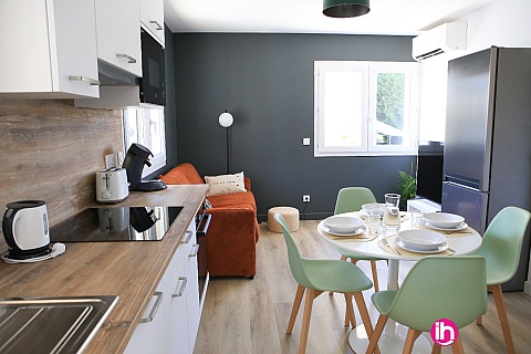 Location de meublé : ROUSSILLON : appartement 2 personnes - 1 chambre